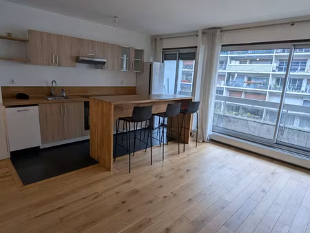 appartement 1 pièce 30.47 m2 avec balcon -cave et parking
