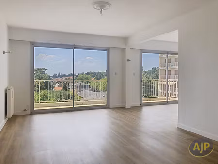 appartement 4 pièce(s) 106 m2