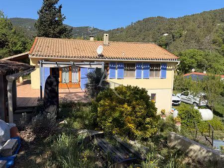 belgentier villa de 95m² + 51m² en rez-de-jardin sur 2200 m²