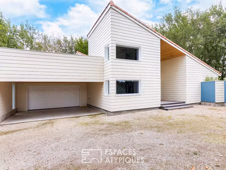 maison d'architecte avec piscine et terrain boisé