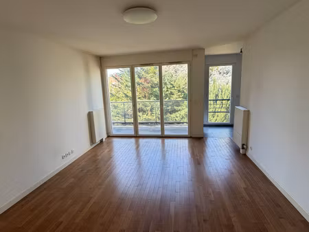 montmorency 2 pièces 63 m² avec balcon