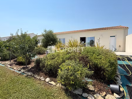 à 10 minutes de saintes maison contemporaine de plain-pied 103.42 m2