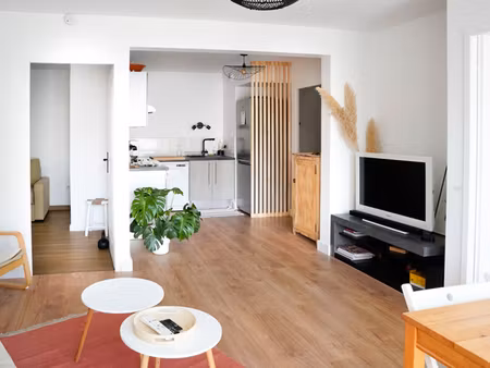 charmant t3 avec balcon - bordeaux chartrons