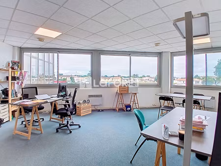villenave d'ornon rocade (sortie 18) bureau 45m²