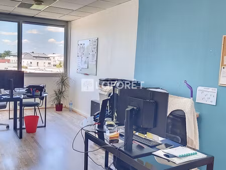 villenave d'ornon (rocade sortie 18) : bureau individuel 27 m²
