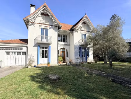 vente maison 6 pièces 250m2 vic-en-bigorre 65500 - 280000 € - surface privée