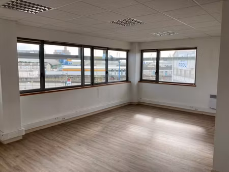 location bureau 130 m² à brest (29200)