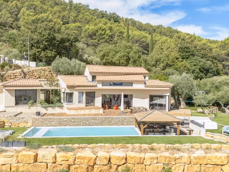 vente maison 7 pièces 150 m² hyères (83400)