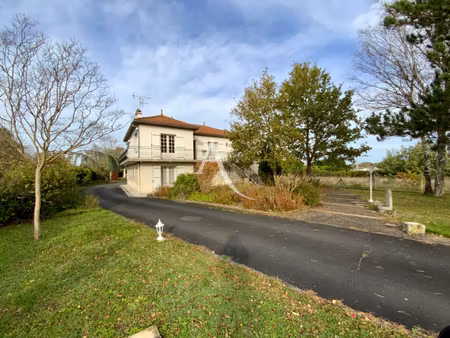 vente maison 7 pièces 184 m² saintes (17100)