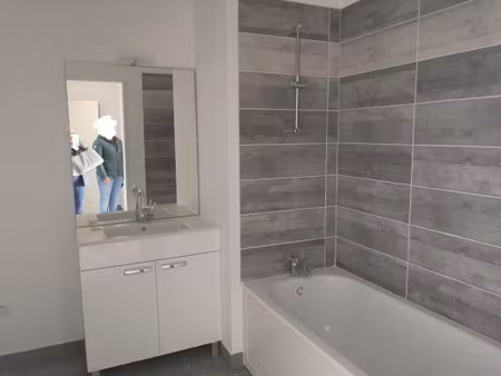 location appartement 3 pièces 67 m² à pechbonnieu (31140)