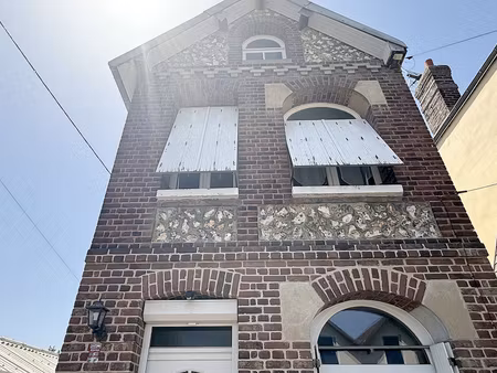 maison individuelle en briques et silex de 75m² avec jardin