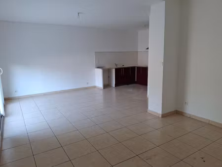 location maison 4 pièces 81 m² à générac (30510)