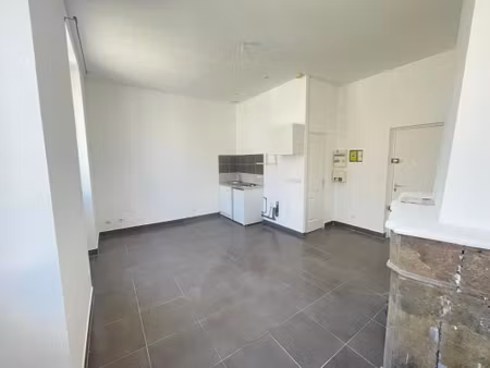 location appartement 1 pièce 21 m² à nîmes (30000)