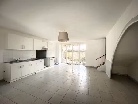 location maison 5 pièces 135 m² à anglade (33390)