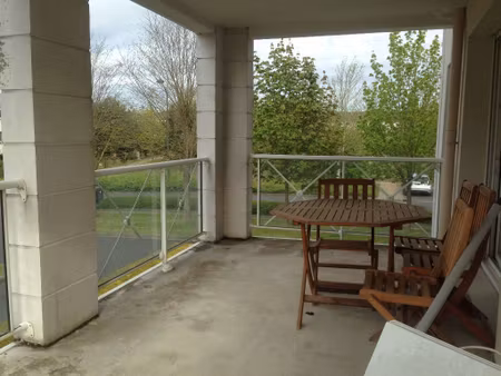 location appartement 2 pièces 43 m² à saint-cyr-sur-loire (37540)