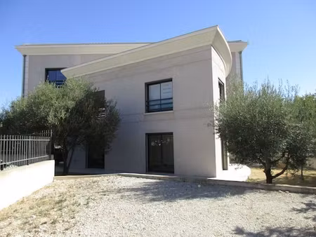 location commerce 1 pièce 61 m² à sanary-sur-mer (83110)