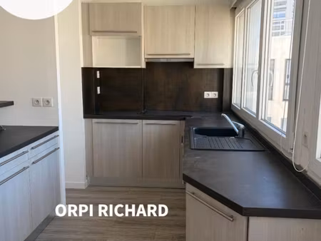 location appartement 2 pièces 47 m² à toulon (83000)