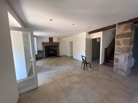 location maison 5 pièces 139m2 espalion 12500 - 800 € - surface privée