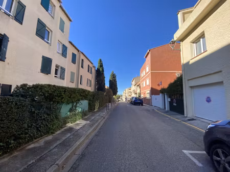 location parking la londe-les-maures 83250 - 120 € - surface privée
