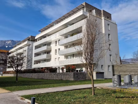 vente appartement 2 pièces 39m2 saint-égrève 38120 - 145000 € - surface privée