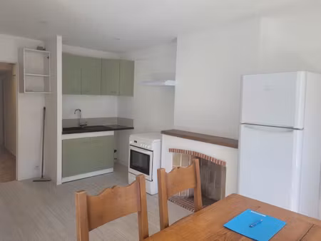 location appartement 3 pièces 57m2 vidauban 83550 - 730 € - surface privée