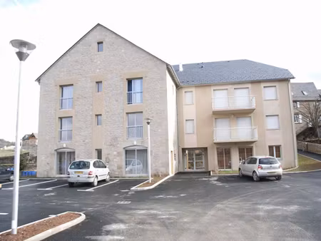 location appartement 3 pièces 90m2 sévérac d'aveyron 12150 - 675 € - surface privée