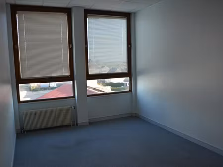 bureau 3ème 2 + accueil