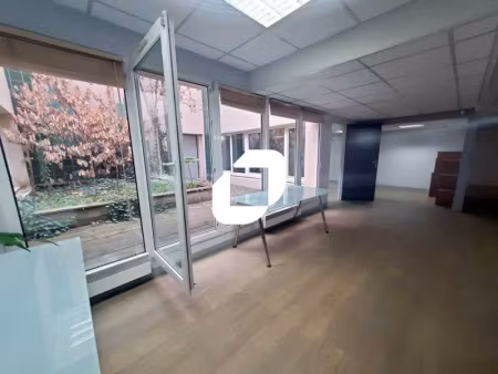 location bureau le kremlin bicetre 94270