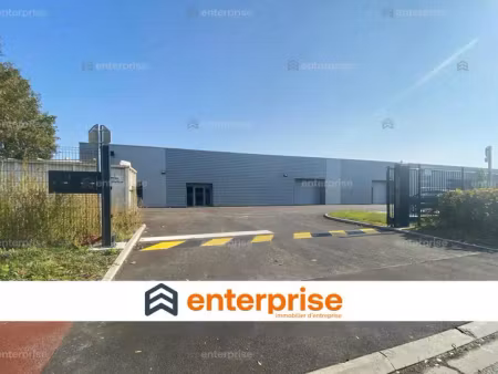 à louer - emplacement n°1 b to b - 447 m2 local d'activités avec vitrine - douai