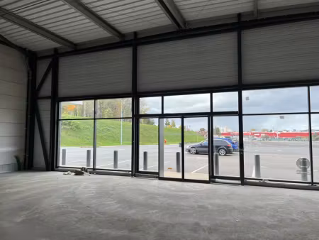 local commercial de 1306 m² de sp à louer