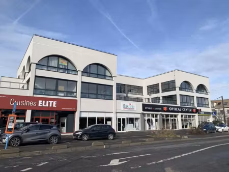 location bureau pontault combault 77340