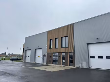 bureaux et entrepôts à saisir dans un parc dynamique
