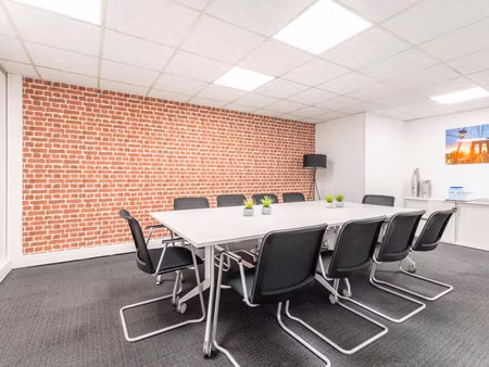 espace de bureau privé personnalisé en fonction des besoins uniques de votre entreprise à 