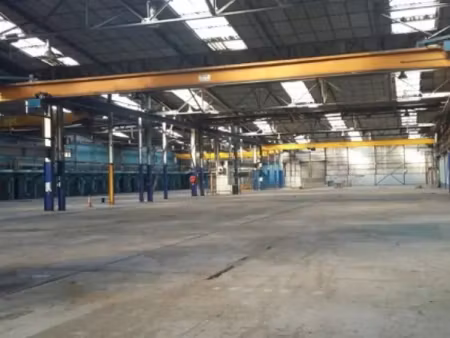 local d'activites à vendre 9600m2