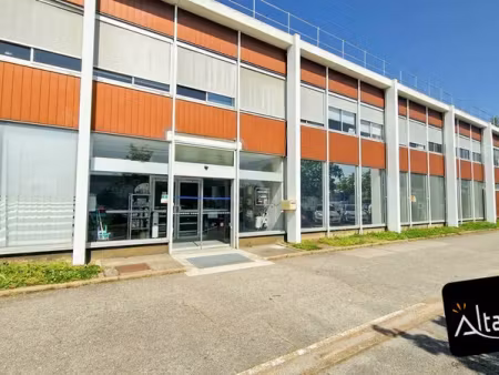 entrepôt avec bureaux a vendre ou a louer