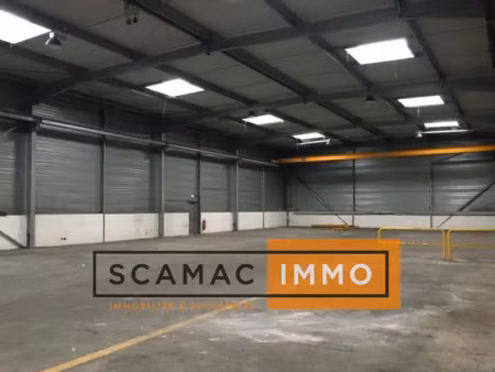 local d'activités de 1622m²