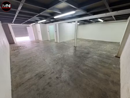 a louer - local commercial divisible de 200m2 - za la semair