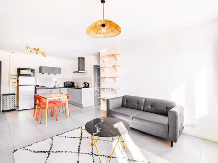 appartement t2 meublé - lumineux et prêt à vivre