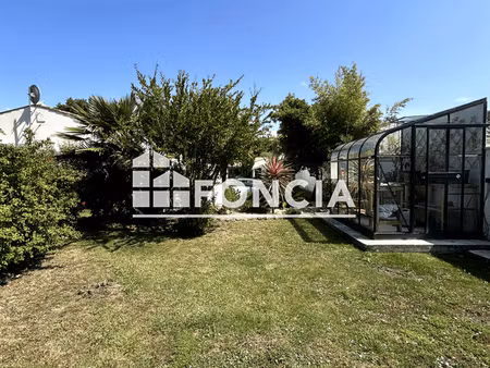 maison de plain-pied avec piscine