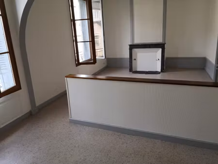 grand appartement centre ville type t2  cave  grenier 19000 tulle