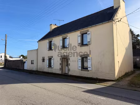 maison 6 pièces de 104 m2 à plouhinec