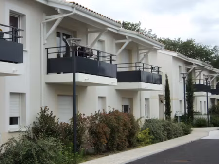 chemin long - t2 1er étage balcon et parking
