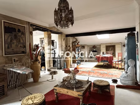 t2 de caractère – dernier étage – 64 m² carrez (73 m² au sol) – triangle d’or bordeaux – v