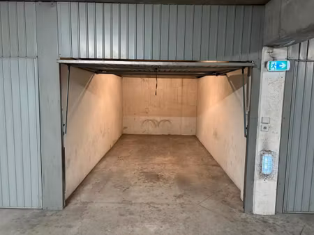 garage a louer a roanne - centre ville