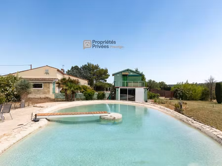 propriété de 7 pièces avec un chalet de 42 m2 avec piscine-lagon sur tourrettes