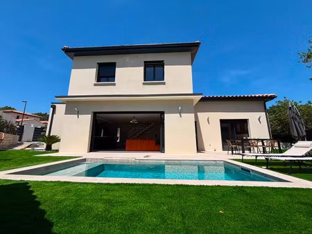 villa 5 pièce(s) 131 m2
