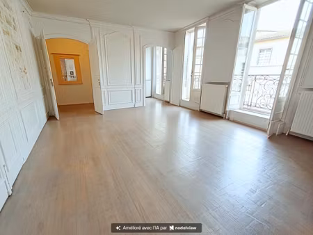 appartement avec beaucoup de cachet et au coeur de la ville