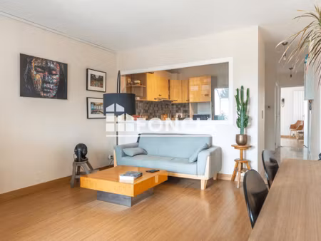 quartier toutes joies beaux volumes avec grande terrasse au calme pour ce t2 avec cave et 