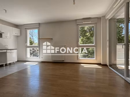 exclusivite foncia proximité chézine : beau t3 de 64 68 m2 avec très grand balcon  local v