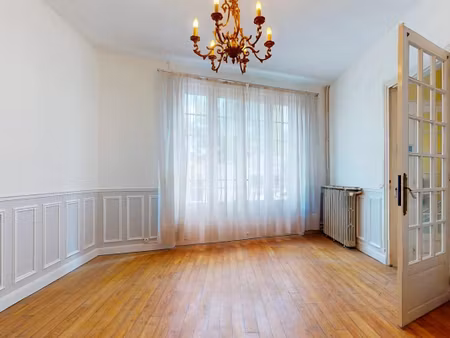 a vendre - maison à reims avec 4 chambres et petit extérieur